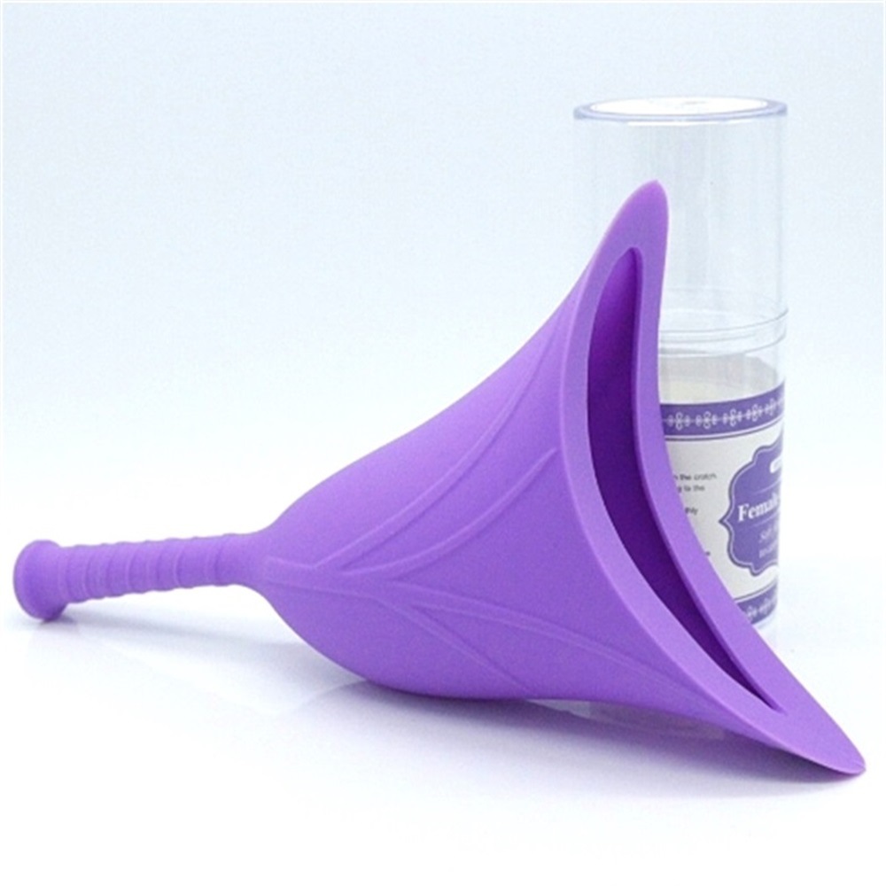 Emergency urinals for women going out, standing urinals for women, foldable silicone portable urinals for long-distance travel Application Scenario