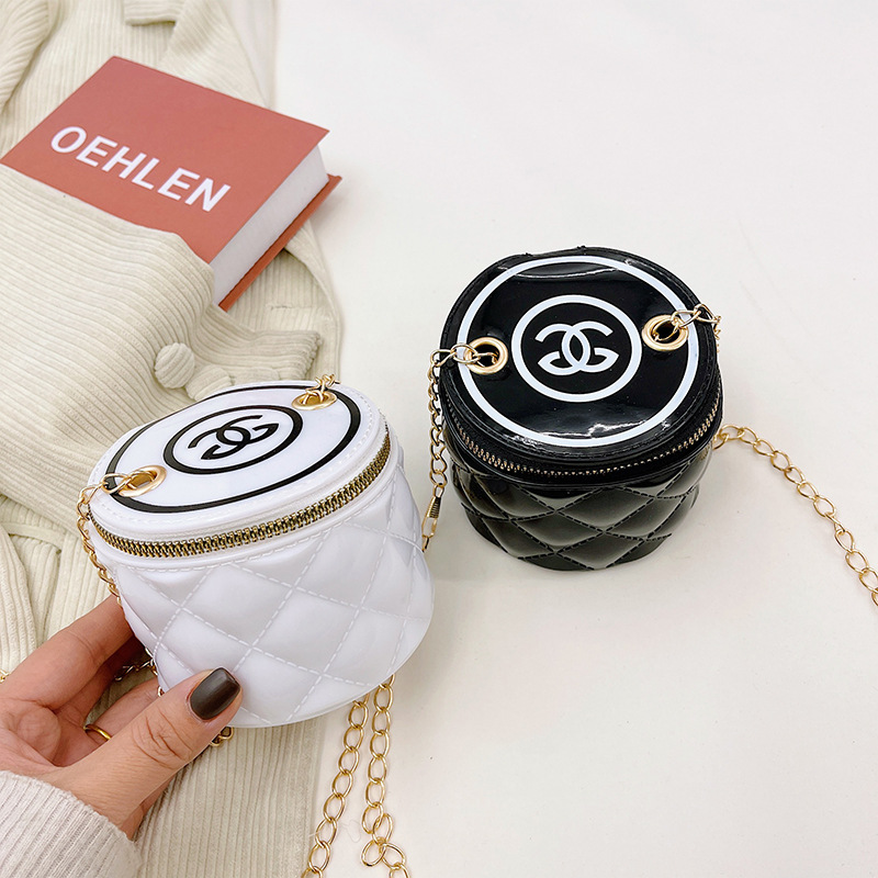 Spring/Summer 2025 new style jelly bag, mini diamond-shaped chain round bucket bag, single-shoulder crossbody retro cylinder women's bag details Picture