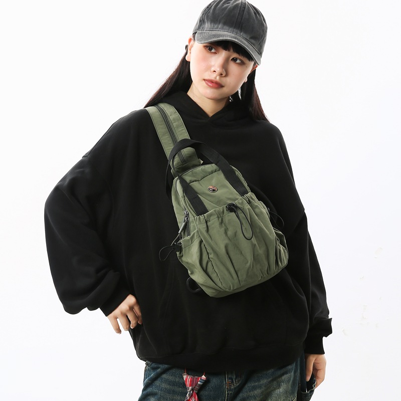 2025 Small, lightweight and portable sports chest bag, men's single shoulder, women's double shoulder, high appearance level, suitable for work and commuting crossbody bag full figure