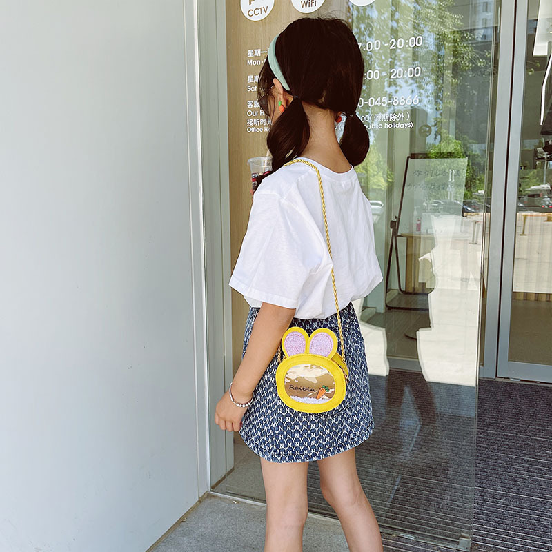 New children's single-shoulder crossbody princess bag, flowing sand little cat round bag, trendy and cute girls' travel accessory bag Application Scenario