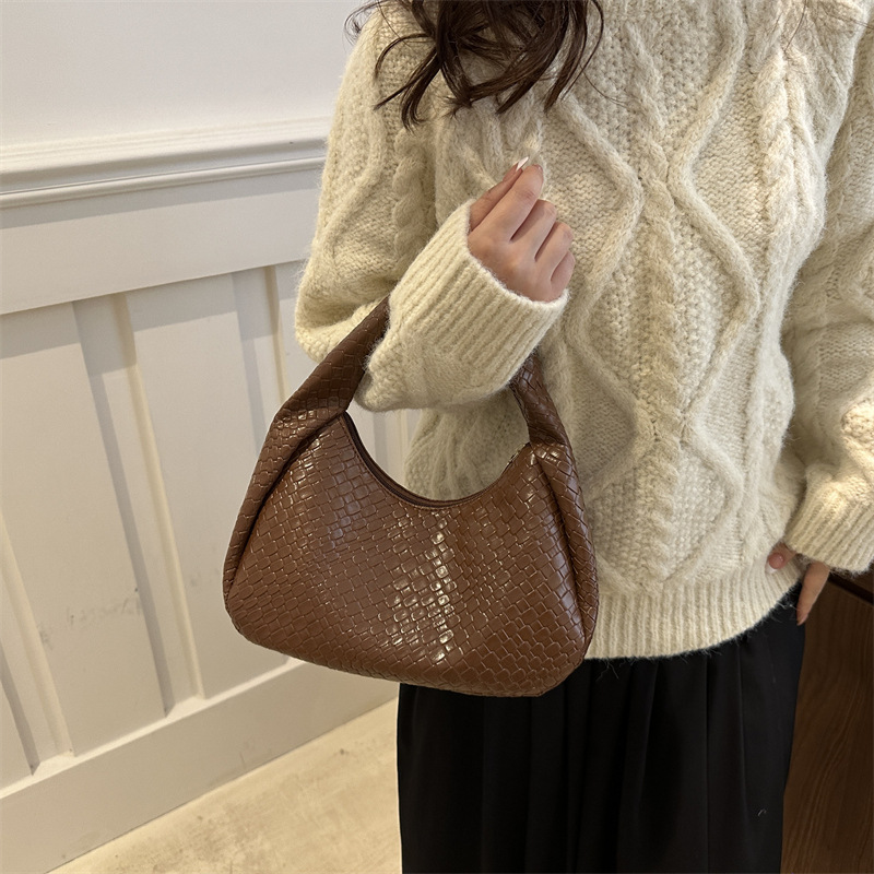 Commuting simple underarm bag 2025 new style, fashionable and trendy retro shoulder bag, casual large capacity, high-end feel bag details Picture