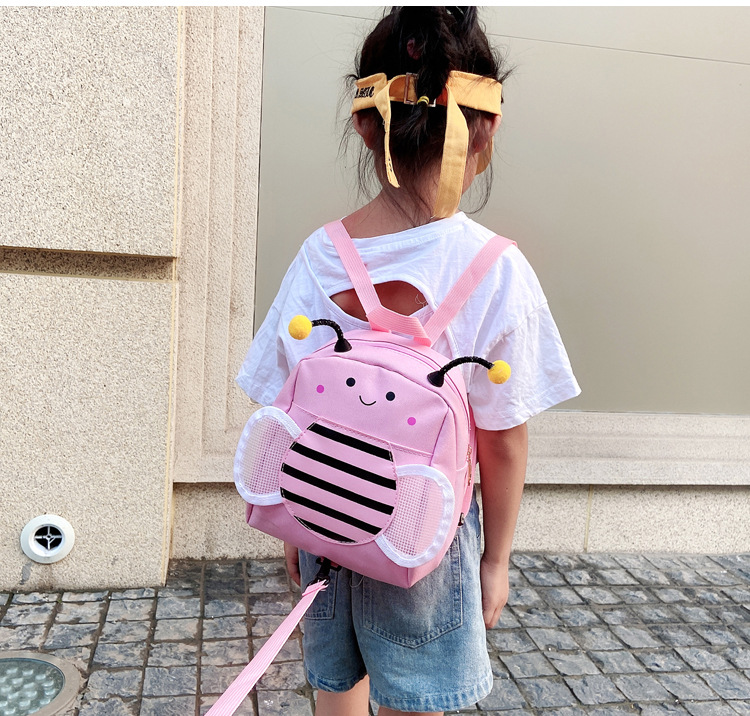 Korean children's bag 2020 New style backpack, cute bee anti-wandering backpack trend, kindergarten girls' schoolbag Application Scenario