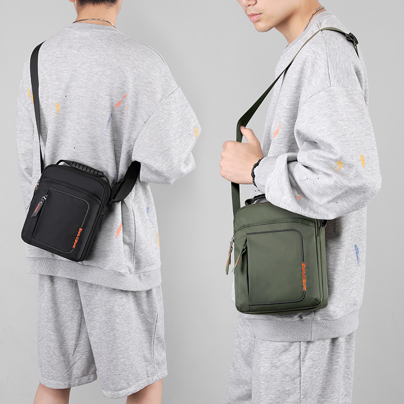 Factory direct sales of new single-shoulder bags for men, casual and trendy men's bags, personalized single-shoulder bags, small crossbody bags, simple handbags details Picture