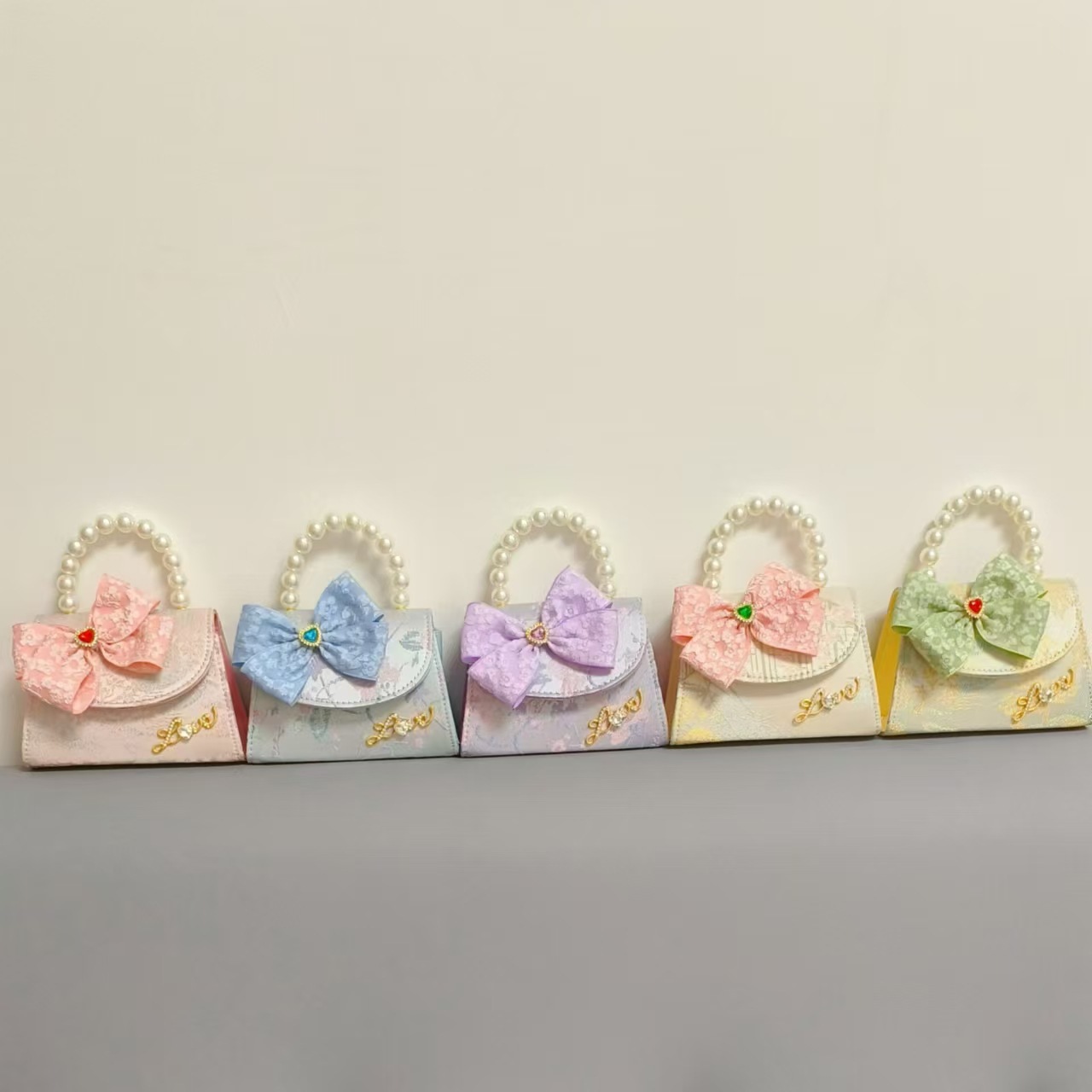 New Chinese-style children's bags, girls' single-shoulder bags, cute princess pearl handbags, bow crossbody bags, small square bags Specification drawing