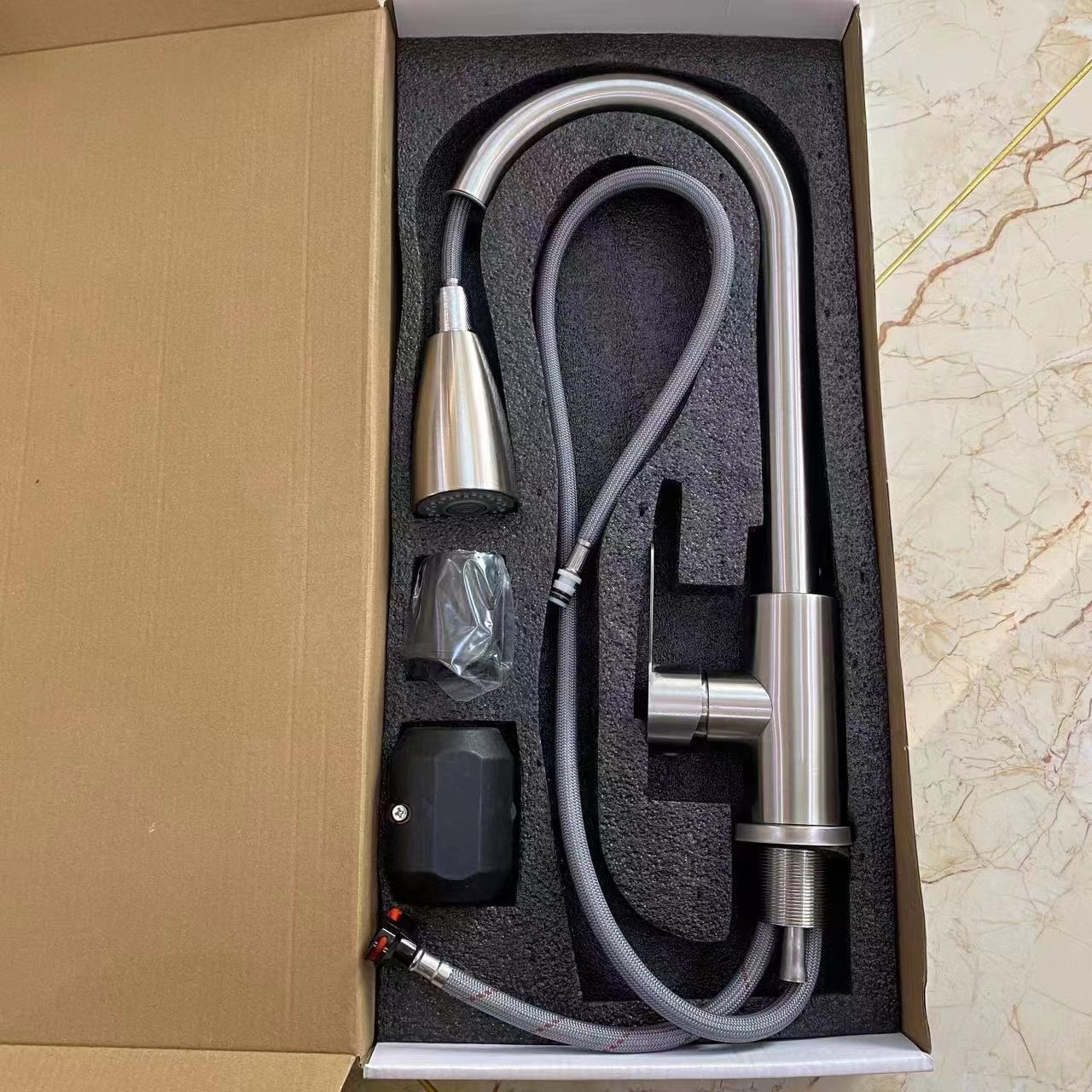 304 stainless steel kitchen telescopic and stretchable sink and plate faucet, flat three-way pull-out household cold and hot water faucet details Picture