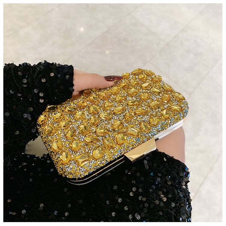 New cross-border full-diamond shiny bags, diamond-encrusted clutch bags, dinner bags, wedding banquet bags, party bags, small square bags and women's bags Application Scenario