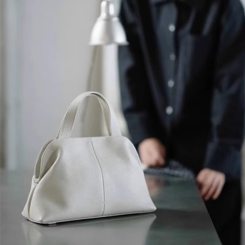 Top-grain cowhide large-capacity genuine leather handbag for women, 2025 new autumn and winter, a unique and high-end Boston pillow bag details Picture