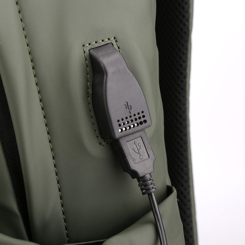 New men's commuting business backpack, USB charging shoulder computer bag, fashionable luggage backpack, simple travel bag Application Scenario