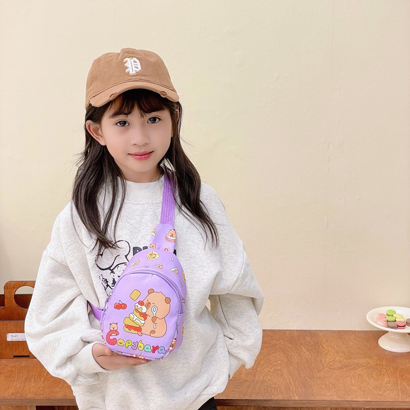 A new printed children's bag featuring cute and stylish Japanese cartoon boys' and girls' chest bags and Capibara baby coin purse details Picture