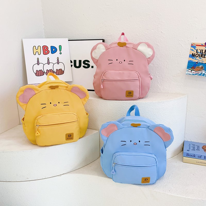 New trendy and fashionable children's schoolbags for kindergartens, casual outdoor travel bags, and versatile backpacks for boys and girls full figure