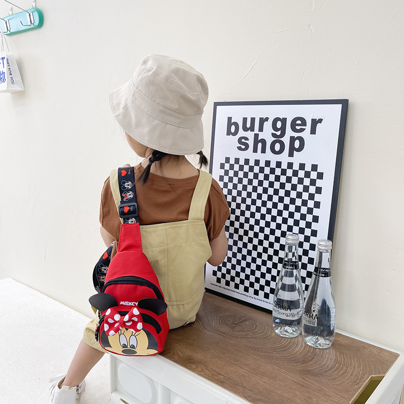 New cartoon and anime backpack, fashionable and trendy kindergarten chest bag, boys' and girls' crossbody bag, fashionable street backpack Specification drawing