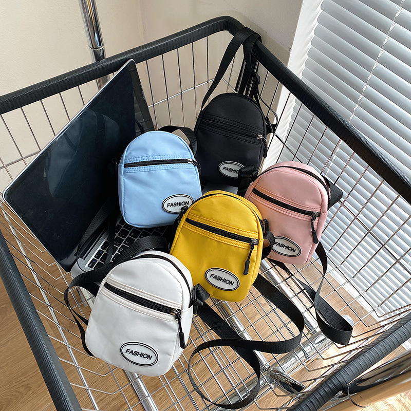 Trendy and fashionable solid-color small square bag, single-shoulder crossbody bag, small bag, simple and niche Korean-style casual small bag, small square bag details Picture