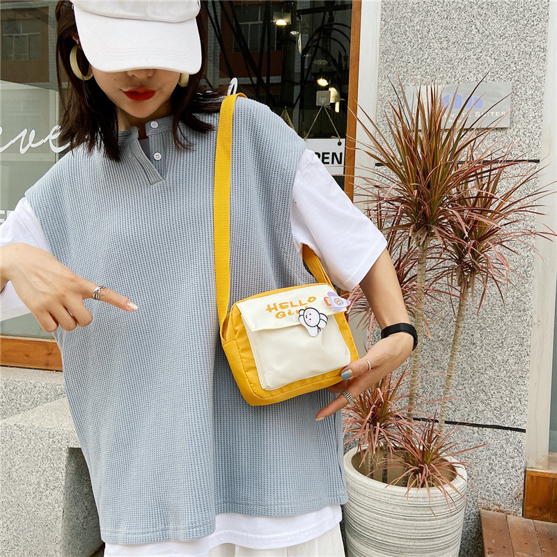 The 2020 new Korean version of the fresh and simple single-shoulder bag for girls is a fashionable and cute student bag for girls Specification drawing