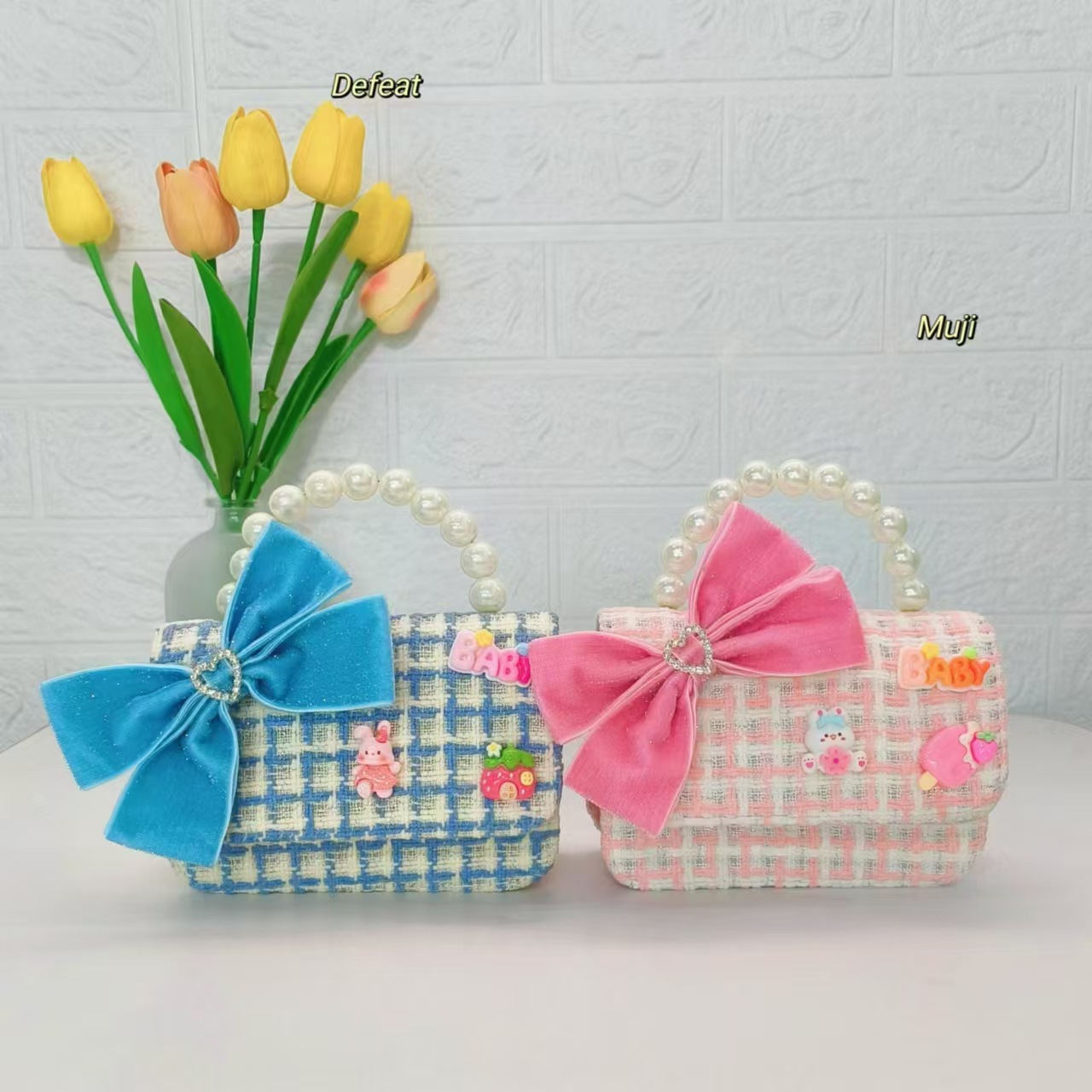 Bow rabbit children's bag, pearl handbag, little girl's loose change accessory bag, chain bag, bow small square bag Application Scenario