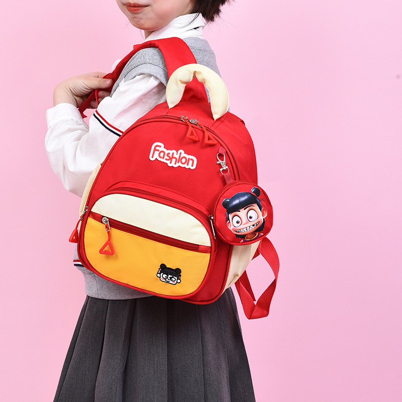 Large-capacity kindergarten schoolbag, lightweight back-protecting children's casual backpack, Capibara baby color-blocking small backpack details Picture