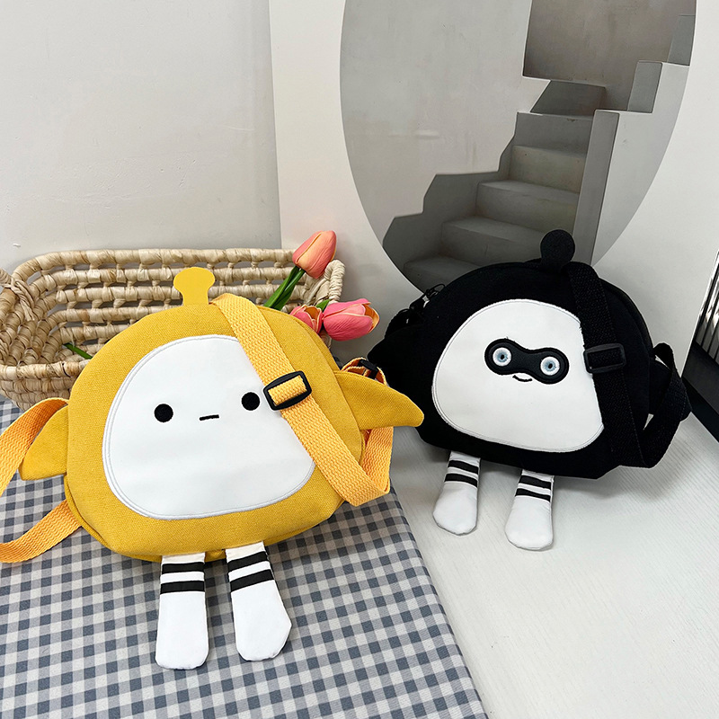 Spring new cute egg doll party bag, cartoon large-capacity canvas crossbody bag, trendy and stylish girls' single-shoulder bag full figure