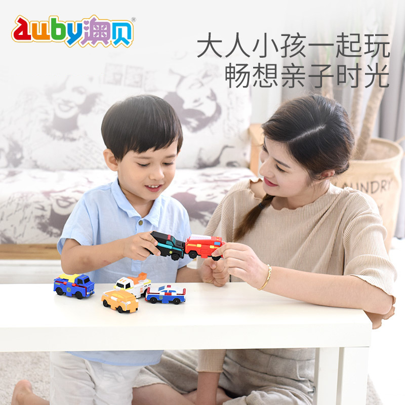Aube reverse car, children's transformable car, police car, 5 little baby, 1 heavy truck, engineering fire engine, 6 boy's toy, 3 years old Application Scenario