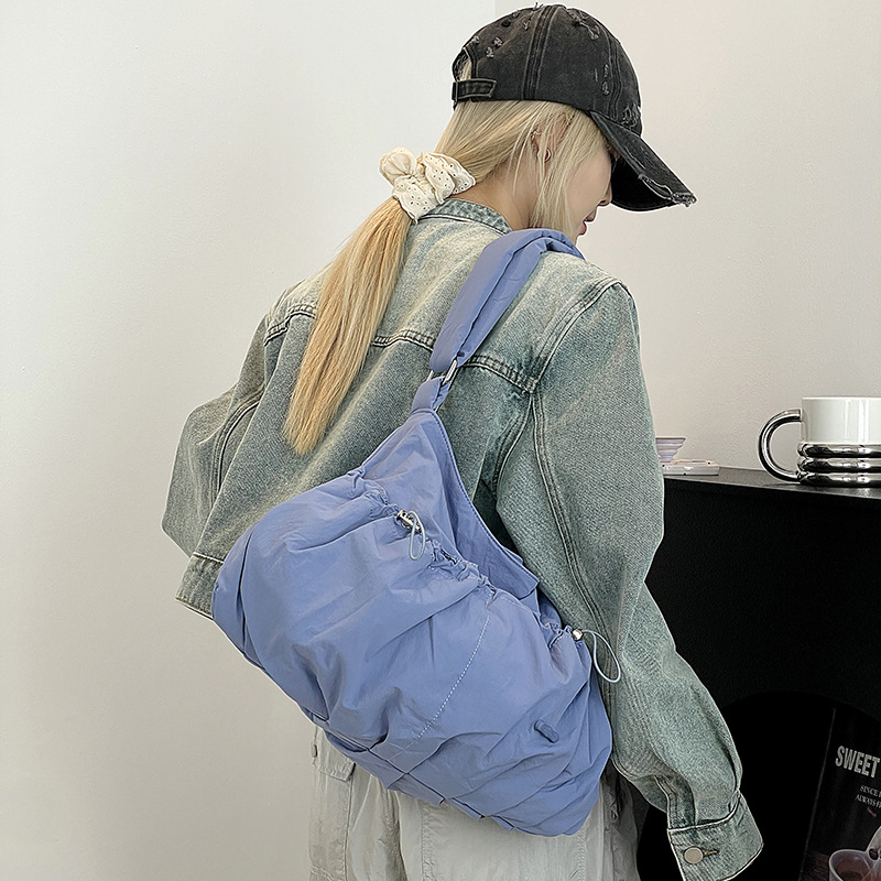 Colorful Fox's new Korean-style simple and versatile pleated nylon bag for women, a casual and lightweight commuter crossbody bag Specification drawing
