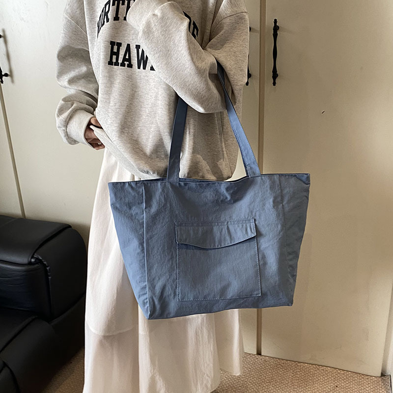 Cross-border laid-back style nylon bag for women 2025 new casual large-capacity shopping handbag, simple and lightweight single-shoulder bag details Picture