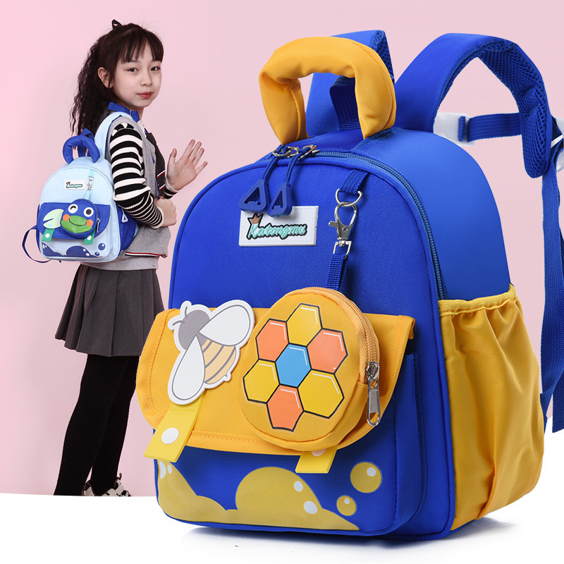 New children's backpacks for boys and girls, cartoonish and cute backpack for reducing burden and protecting the spine, Korean version of kindergarten schoolbags Application Scenario