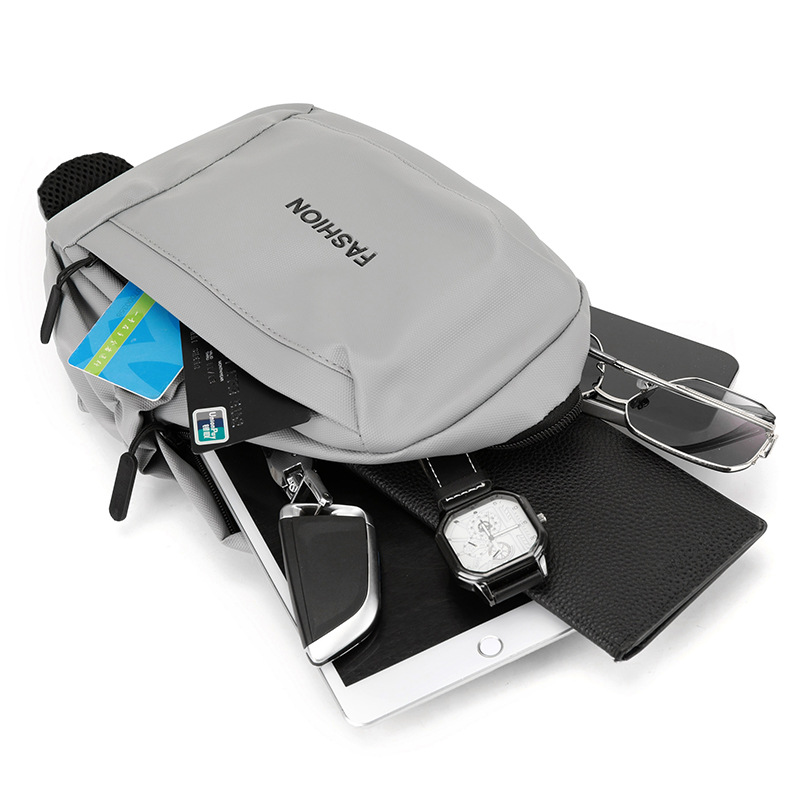 New men's chest bag, trendy crossbody bag, business travel, leather waterproof men's bag, fashionable, lightweight and versatile single-shoulder bag details Picture