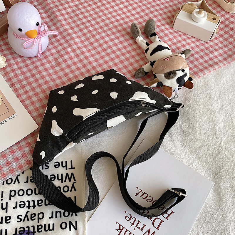 The 202 new trendy Korean Instagram cow crossbody waist bag is cute for girls and students. It's a trendy waist bag Specification drawing