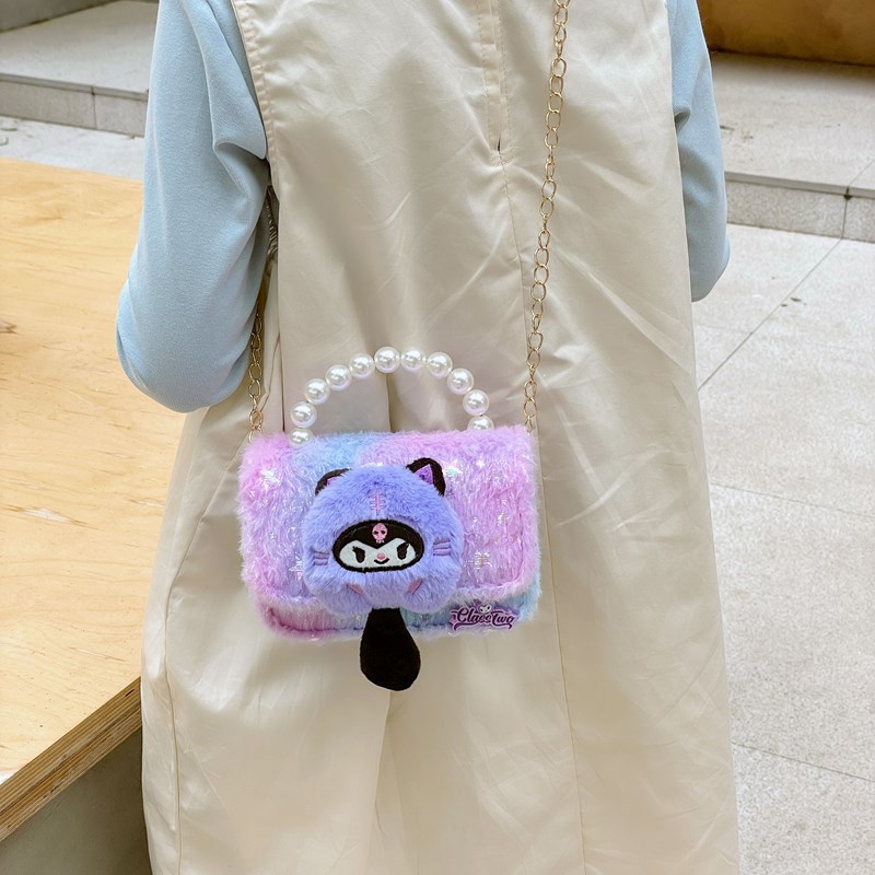 New autumn and winter children's small bags, girls, children, princesses, fashionable and stylish plush handbags, single-shoulder crossbody bags Application Scenario