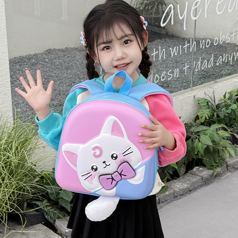 New eggshell children's backpacks featuring cute cartoon boys' and girls' backpacks with big tails, cute cat babies and small schoolbags Application Scenario