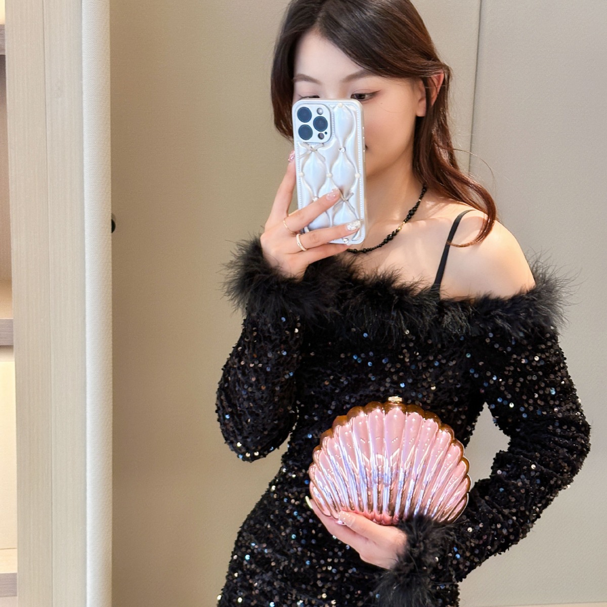 Fashionable and elegant mini bag for women, 2025 new cross-border acrylic bag, shell bag, high-end single-shoulder bag details Picture