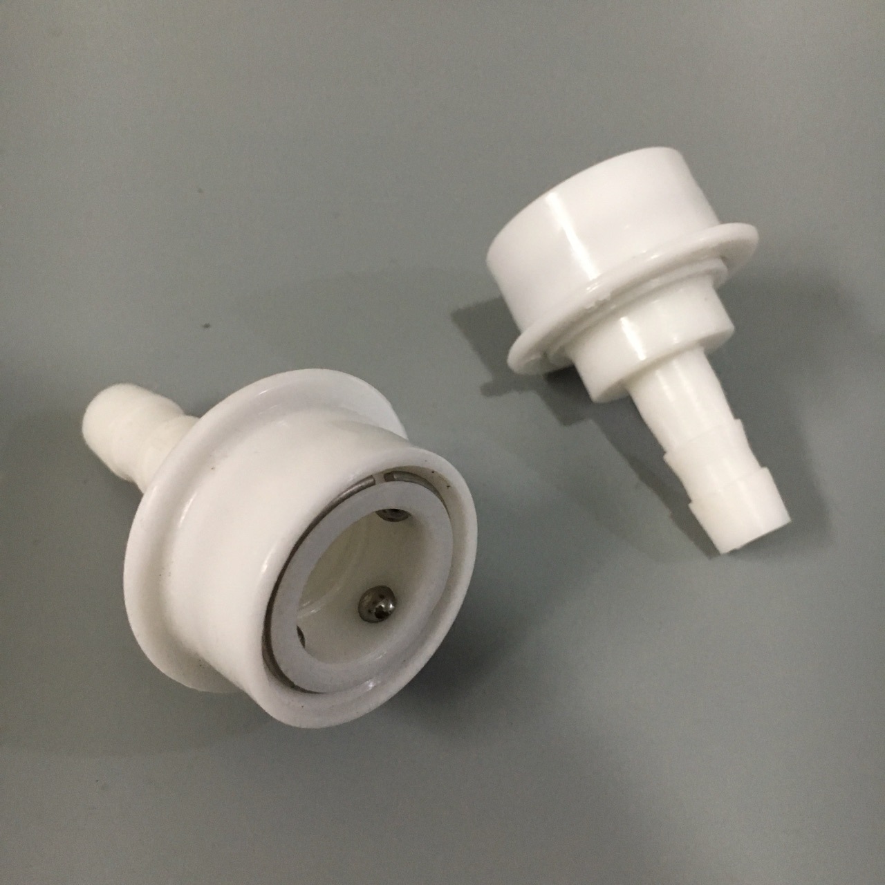 The manufacturer supplies plastic couplings for washing machine water inlet pipes, quick-connect couplings for watering pipes, and quick-connect couplings for car wash pipes Specification drawing