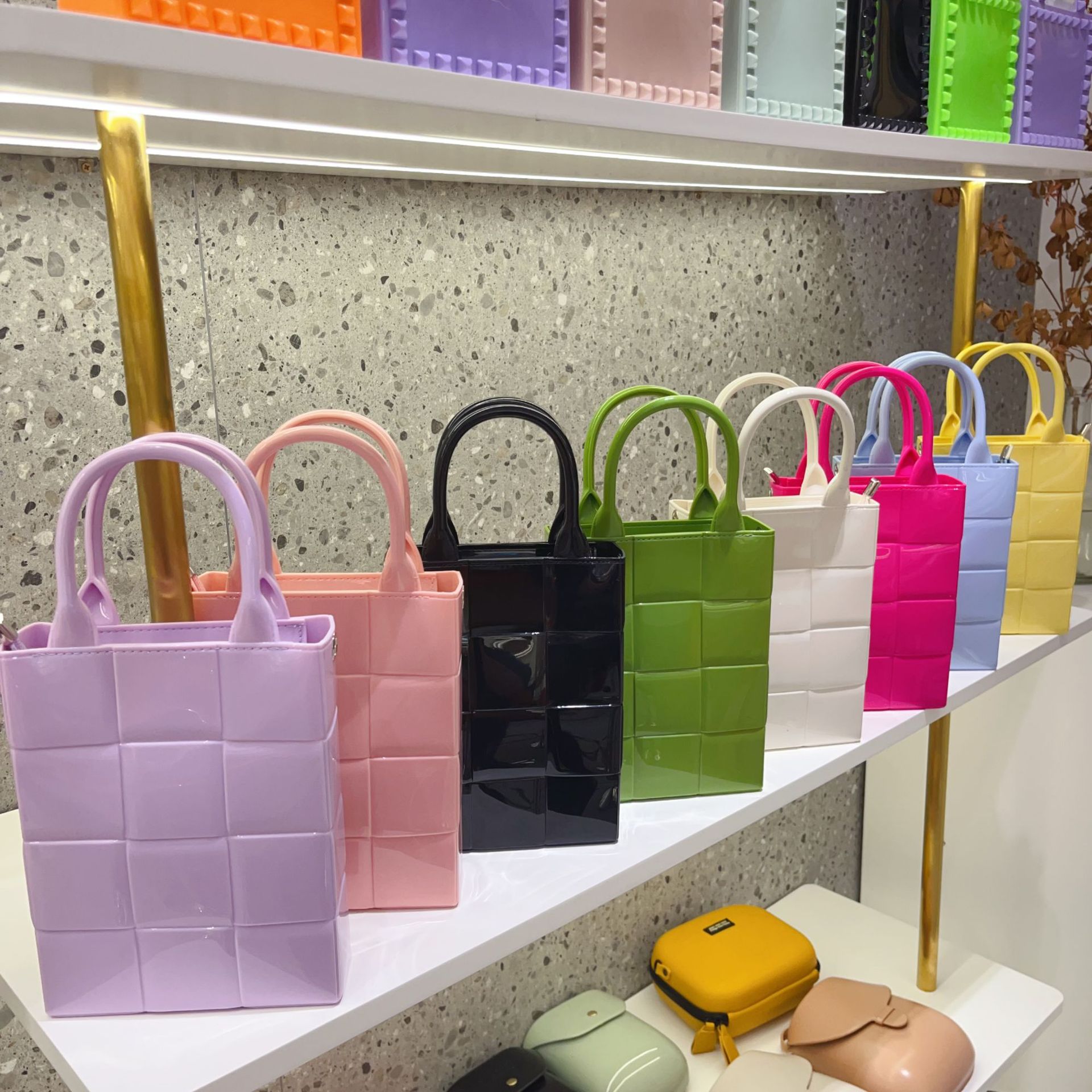 2025 Summer new PVC jelly bag, vertical checkered hand-held women's bag, large capacity, simple candy-colored shopping bag full figure