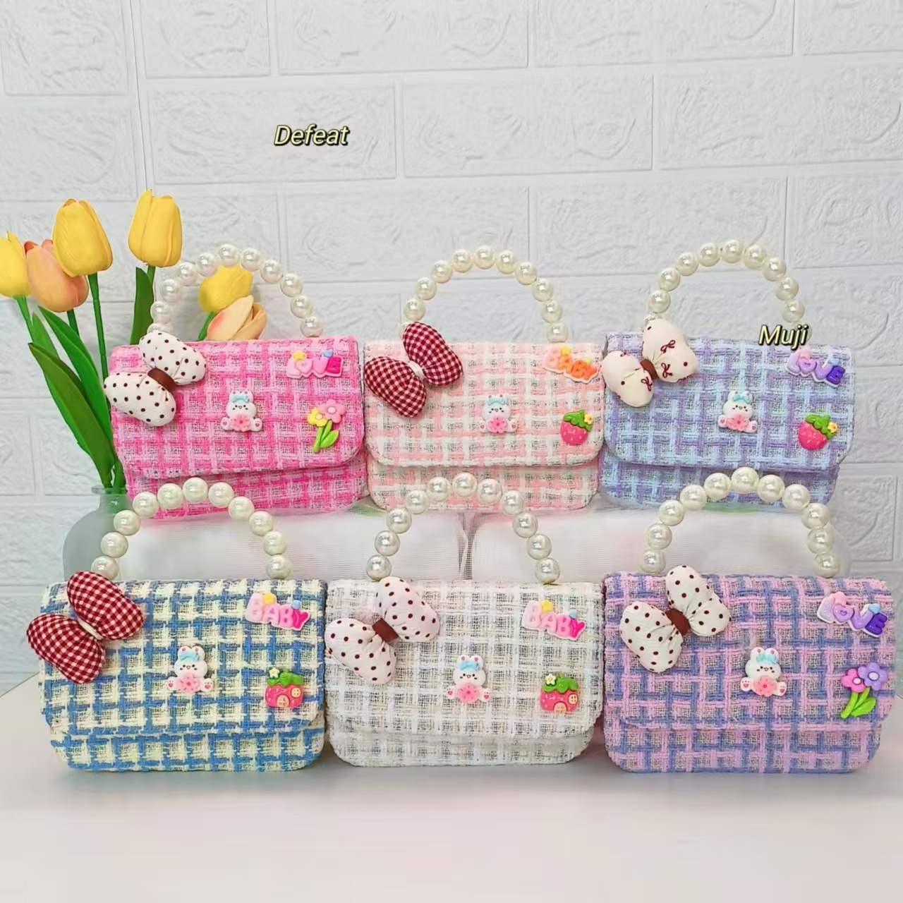 Bow rabbit pearl handbag, children's bag, little girl's loose change accessory bag, chain bag, bow small square bag Application Scenario
