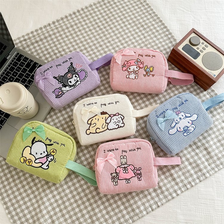New cartoon style Japanese girl's heart, cute large-capacity key case, mahjong hand-held coin purse, wholesale of daily necessities full figure