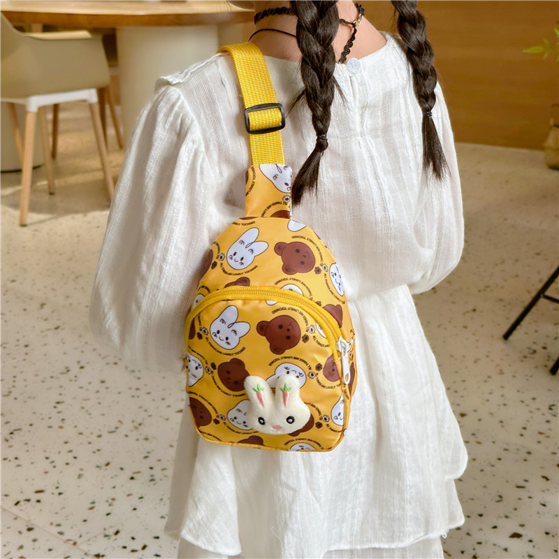 Children's bags 2023 Summer New crossbody bag, cute bear chest bag, Korean version mini nylon bag for boys and girls, trendy Application Scenario