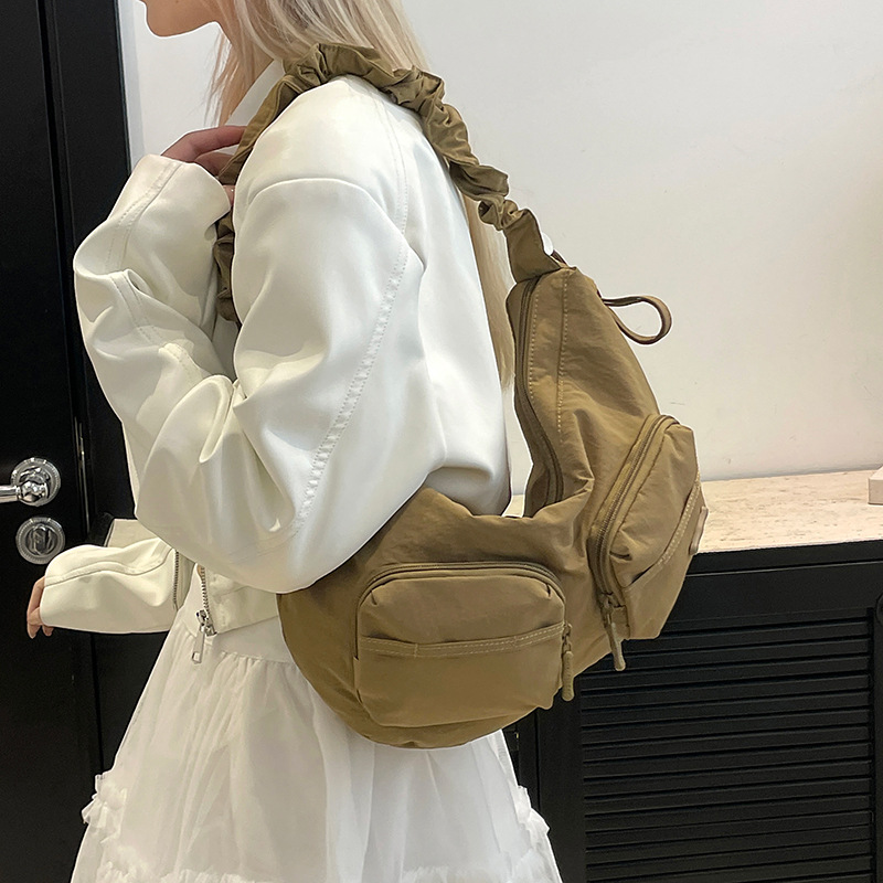 Colorful Fox Korean version high-end, trendy and niche design women's bag, solid color casual and creative single-shoulder bag full figure