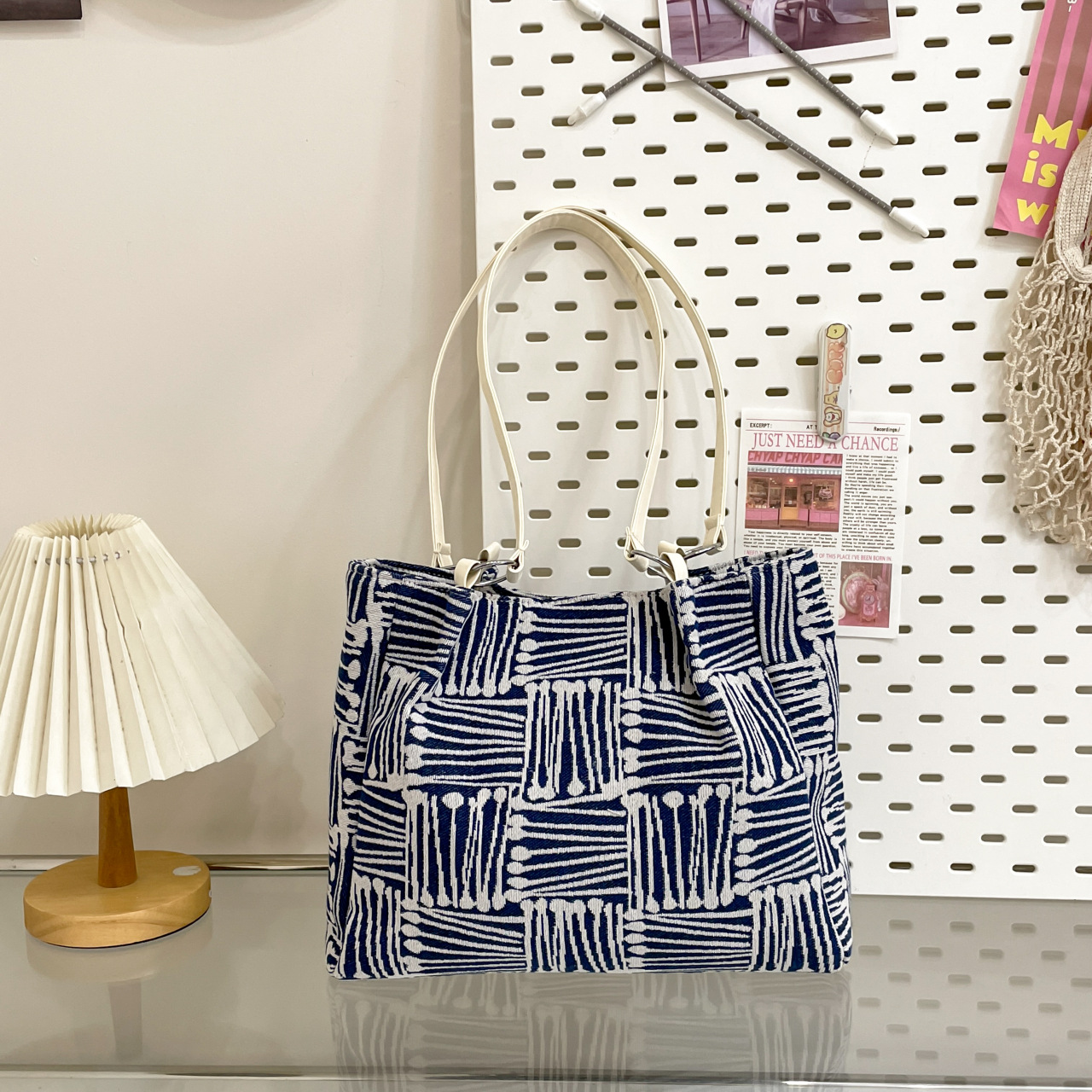Large-capacity striped canvas bag for women, new Instagram summer laid-back style single-shoulder crossbody backpack, commuter tote bag details Picture