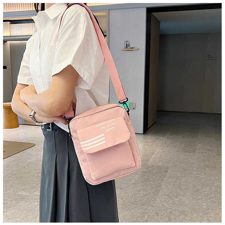 Korean and Japanese style versatile single-shoulder bag 2024 new style fashionable and fresh student bag, simple and cute crossbody bag for girls Application Scenario