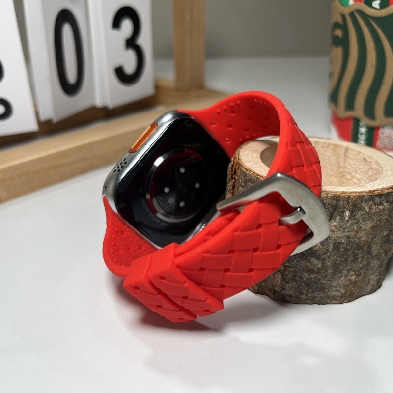 This watch is suitable for Apple Watch. It features a large woven silicone sports strap with a simple and elegant design Item Picture