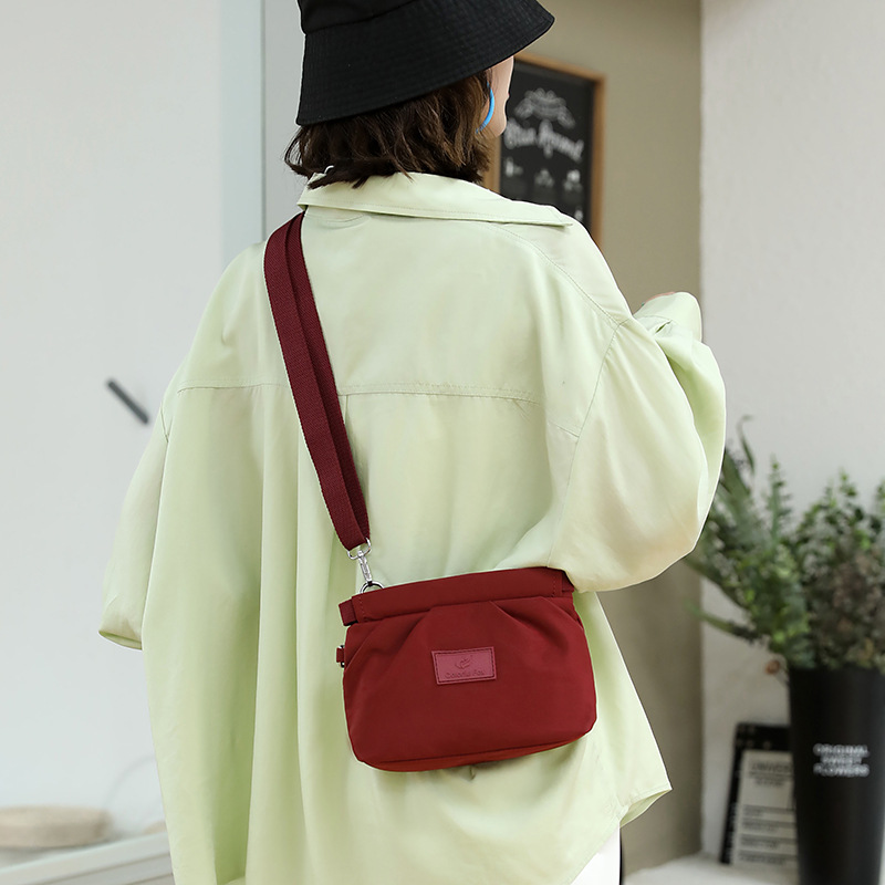 New women's bag 2025 Korean style crossbody bag, women's water-resistant nylon fabric single-shoulder bag, casual and versatile women's bag Specification drawing