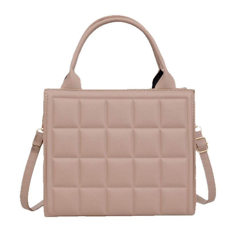 Large-capacity fashionable tote bag for women, new spring and summer style, versatile and trendy, diamond-shaped handbag, simple crossbody bag wholesale Item Picture