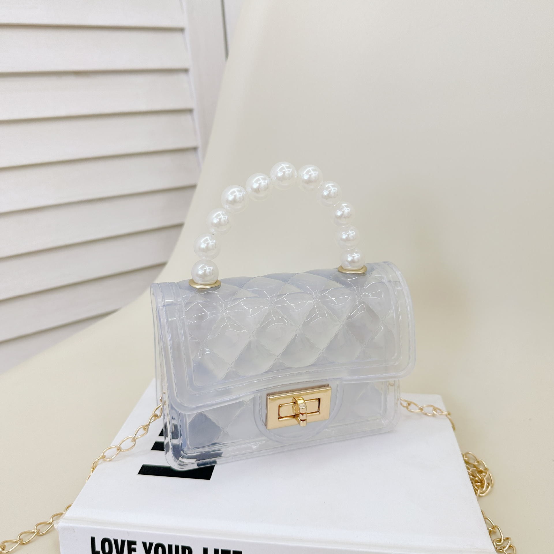 2025 New pearl bags, children's bags, handbags, single-shoulder bags, crossbody bags, ladies' bags, jelly bags, small diamond bags Application Scenario