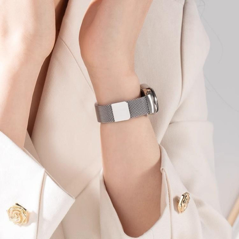 Suitable for Mi Band 9NFC version Milanese watch strap with magnetic shell and Mi 8 stainless steel women's watch strap Application Scenario