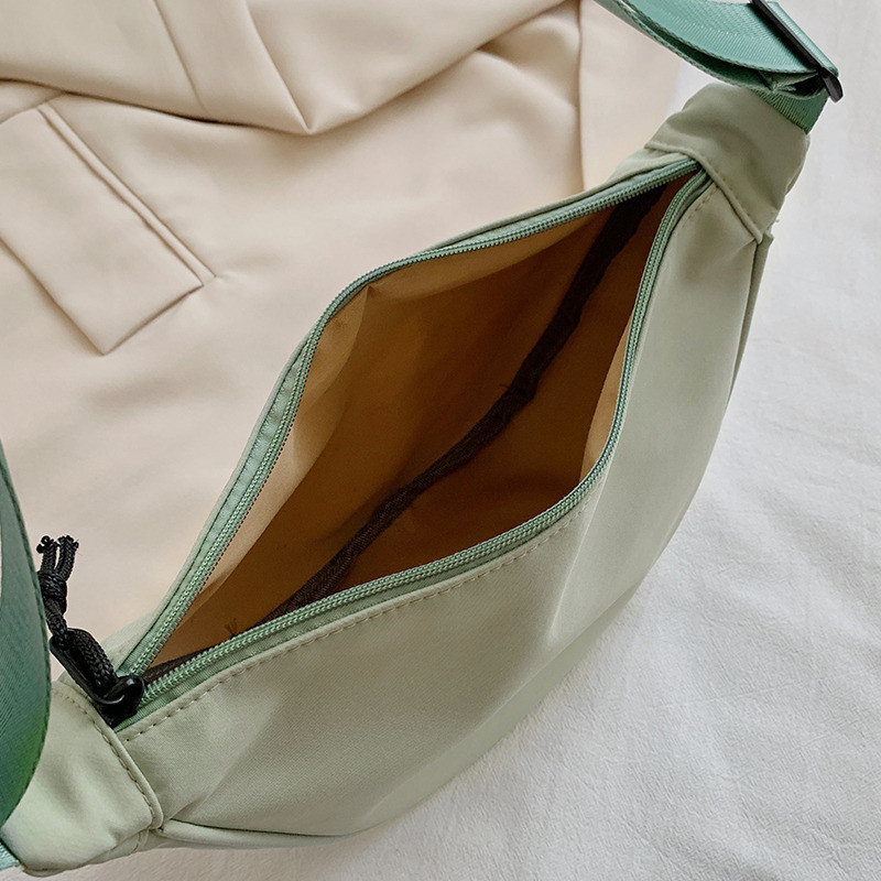 Nylon dumpling bag for women 2023, a trendy Korean style, simple and fashionable single-shoulder bag, a popular large-capacity crossbody waist bag Application Scenario