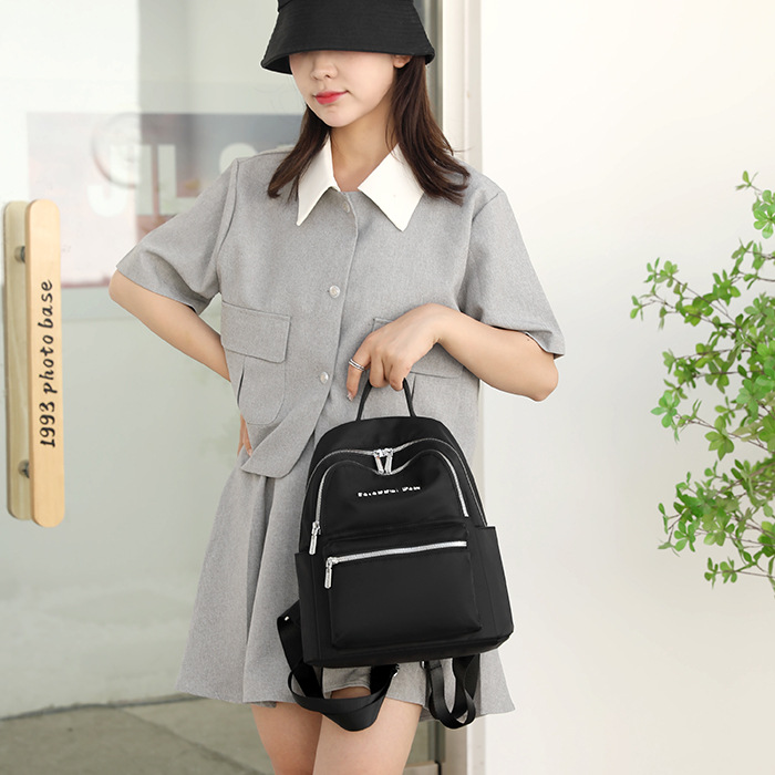 Colorful Fox's new backpack is a fashionable and trendy large-capacity backpack for women, a portable and water-resistant bag for travel Specification drawing