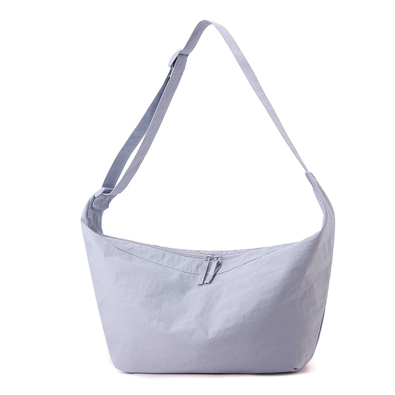 The new versatile single-shoulder bag for women features a simple and laid-back style. The large-capacity Korean-style crossbody bag is a popular and fashionable choice for women Item Picture