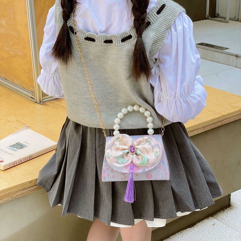 "Girl Princess Bag 2025 Autumn New Girls' Cute Tassel Lace Crossbody Bag Chinese Style Aisha Pearl Handbag. Application Scenario