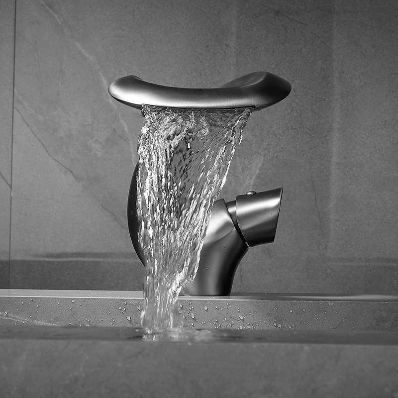 Full copper washbasin faucet in the bathroom, household washbasin in the bathroom, waterfall-style cold and hot splash-proof gun, grey faucet Application Scenario