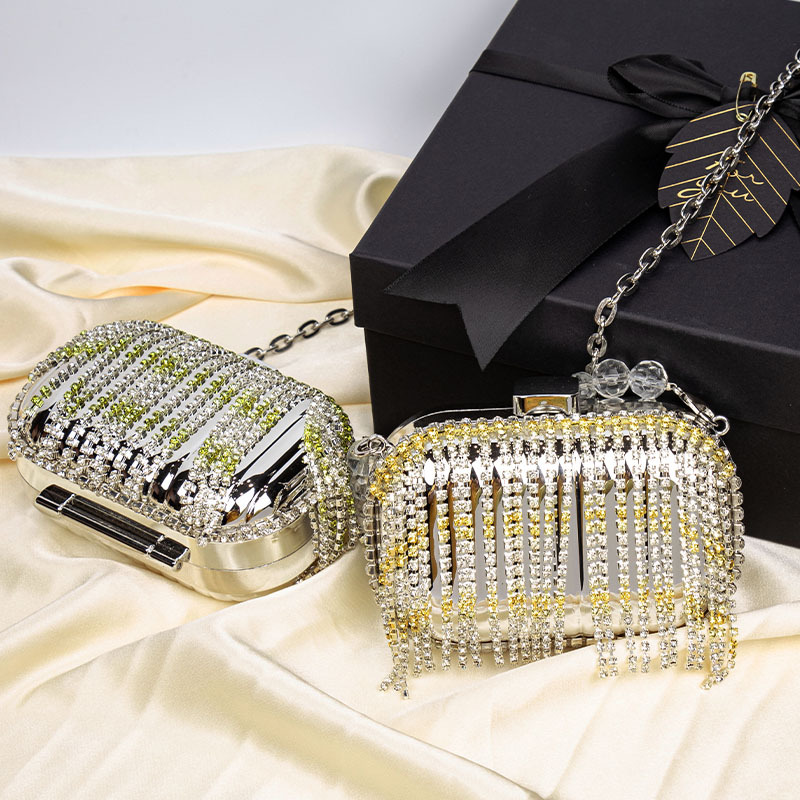 New style of European and American cross-border acrylic bag 2025, fashionable and trendy, with sparkling diamonds and tassels, luggage, pocket, and red envelope Application Scenario