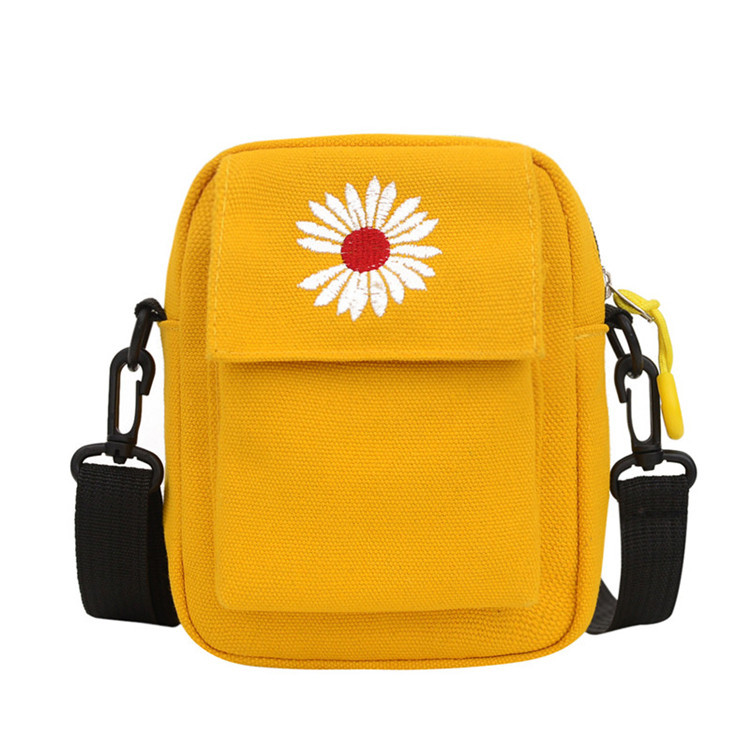 Little Daisy Canvas small bag for Girls, 2024 new style ins Japanese crossbody bag, artistic student single-shoulder mobile phone bag for girls Item Picture