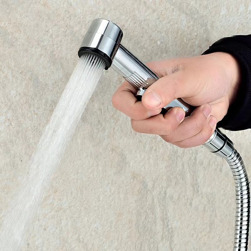 Wholesale body wash sets for women, toilet spray gun heads, bathroom toilet pressurized flushing nozzles, hand-held small shower heads Application Scenario